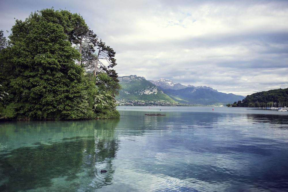 Greet Hotel Annecy Cran-Gevrier ภายนอก รูปภาพ